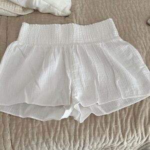 Vineyard Vines High Waist White Shorts